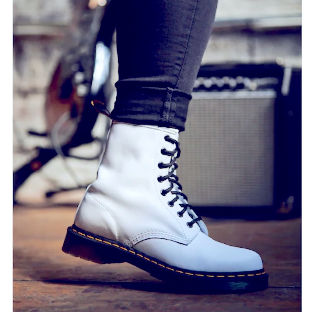 Sz 8 Dr. Martens 1460 Smooth Leather White Boots